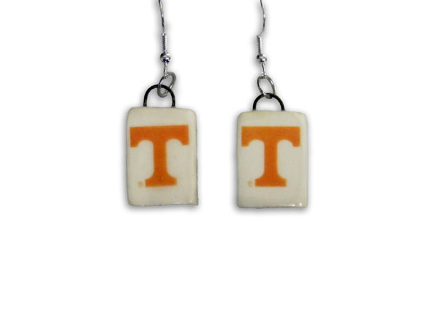 Dangle vols orange T on White - 2700x2025 - clipped - IMG_9092 copy