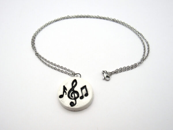 white with black music notes - chain - IMG_7924